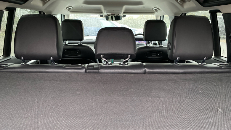 Land Rover Defender 2.0 P300 SE 110 5dr Auto Petrol Estate